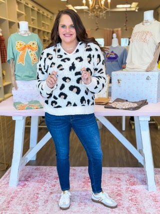 Cozy leopard hoodie kangaroo pocket 