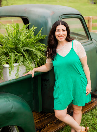 Spaghetti strap romper with bubble pockets, an essential for summer! 